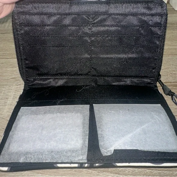 NWT Vera Bradley, Turn Lock  Wallet In The Print, Night And Day ￼ - Picture 6 of 8